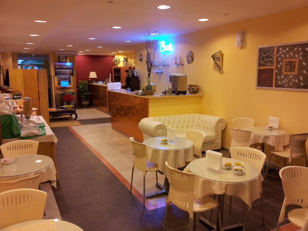 Aparthotel Kassiopea Giardini Naxos Exteriér fotografie