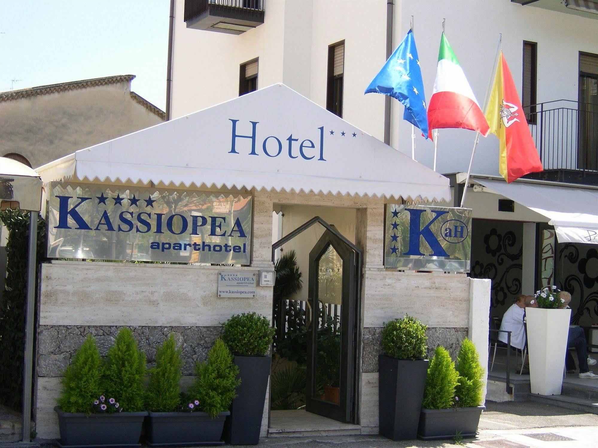 Aparthotel Kassiopea Giardini Naxos Exteriér fotografie